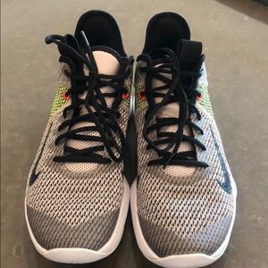 Nike LeBron Witness 4, Men’s size 8.5